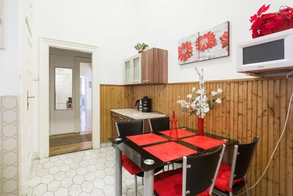 Chain Bridge Apartment Budapest Exterior photo