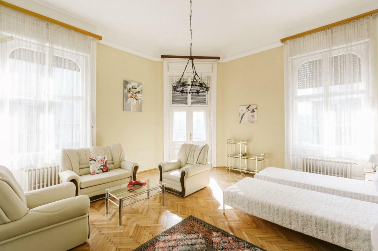 Chain Bridge Apartment Budapest Exterior photo